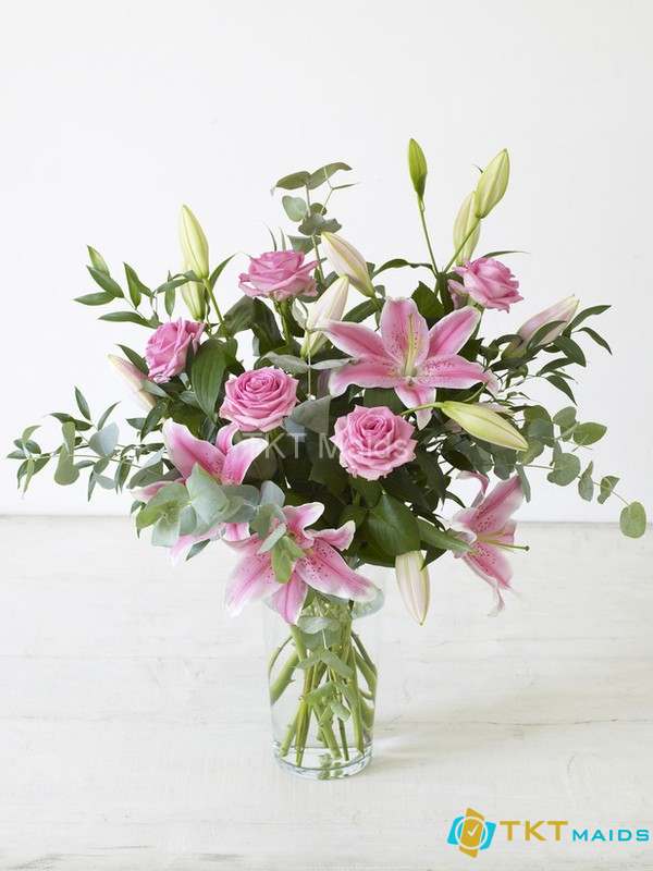Hoa Ly ly là loài hoa tượng trưng cho sự ấm áp và lòng biết ơn đối với thầy cô giáo