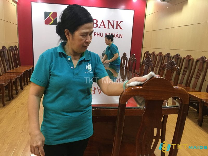 Tạp vụ hàng ngày tại ngân hàng Agribank - Chi nhánh Phú Nhuận